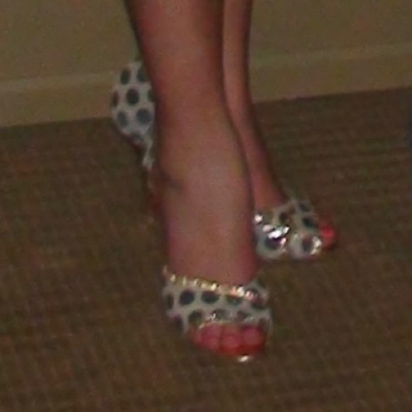 Betsey Johnson Open Toe Pumps Polka Dot Gold - Picture 3 of 7